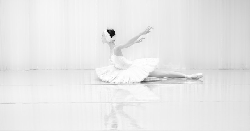 Viktorina Kapitonova Photoshoot with Maria Helena Buckley in Paris Ballet Zurich Opernhaus