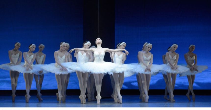 Viktorina Kapitonova Schwanensee Heinz Spoerli Zurich Opernhaus Ballet